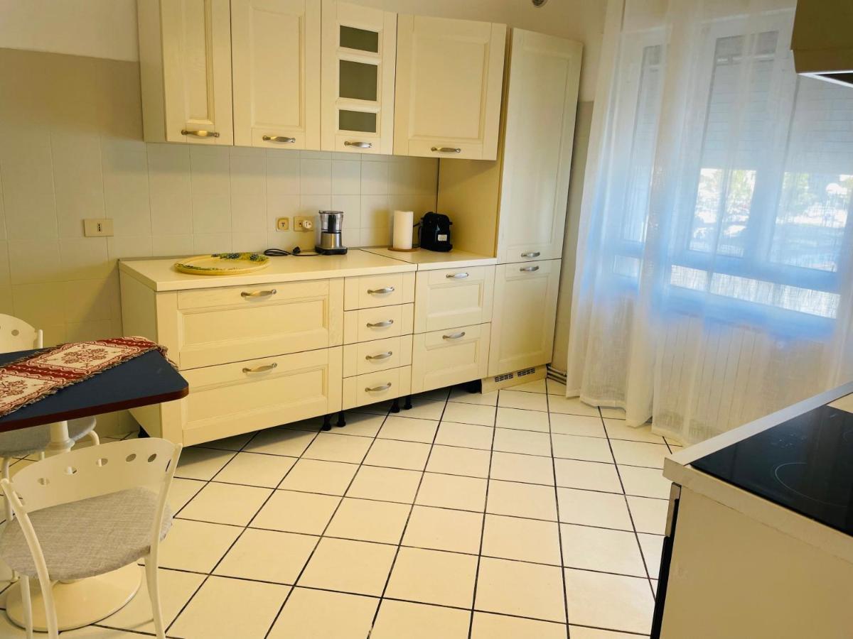 Family Apartment Piazza Milano - Jesolo Екстериор снимка