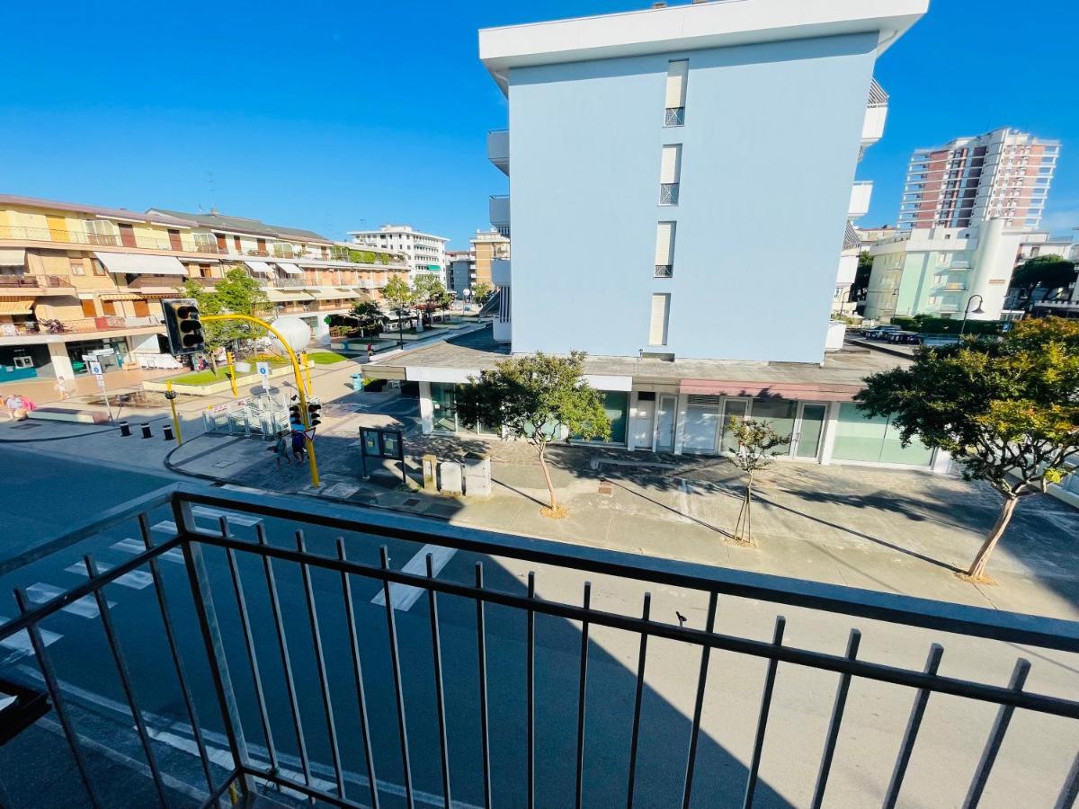 Family Apartment Piazza Milano - Jesolo Екстериор снимка