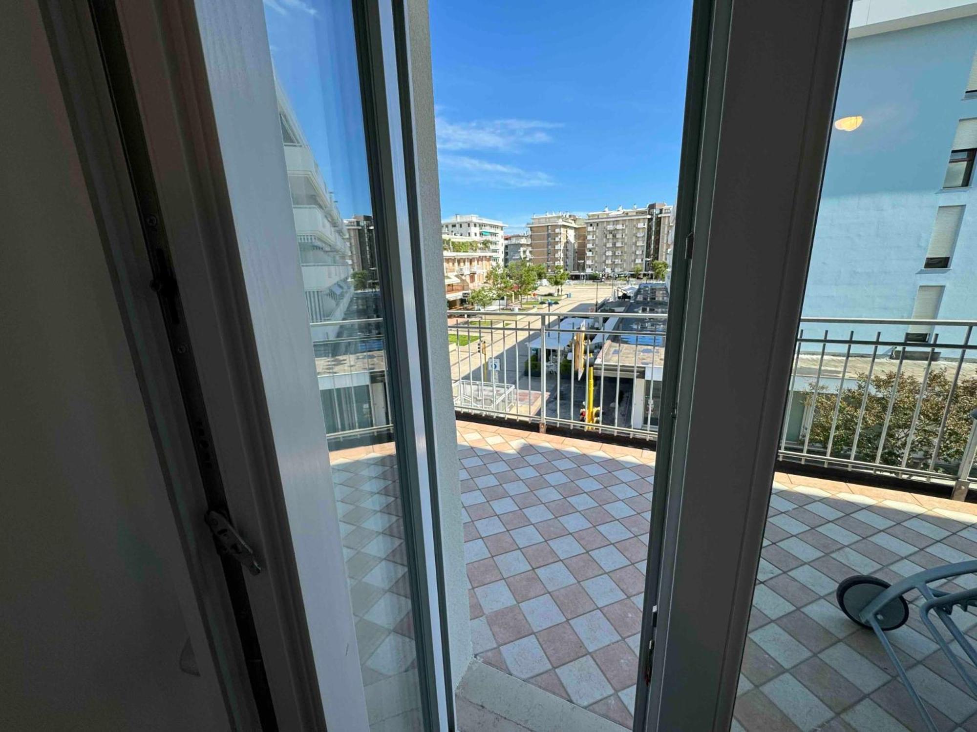Family Apartment Piazza Milano - Jesolo Екстериор снимка